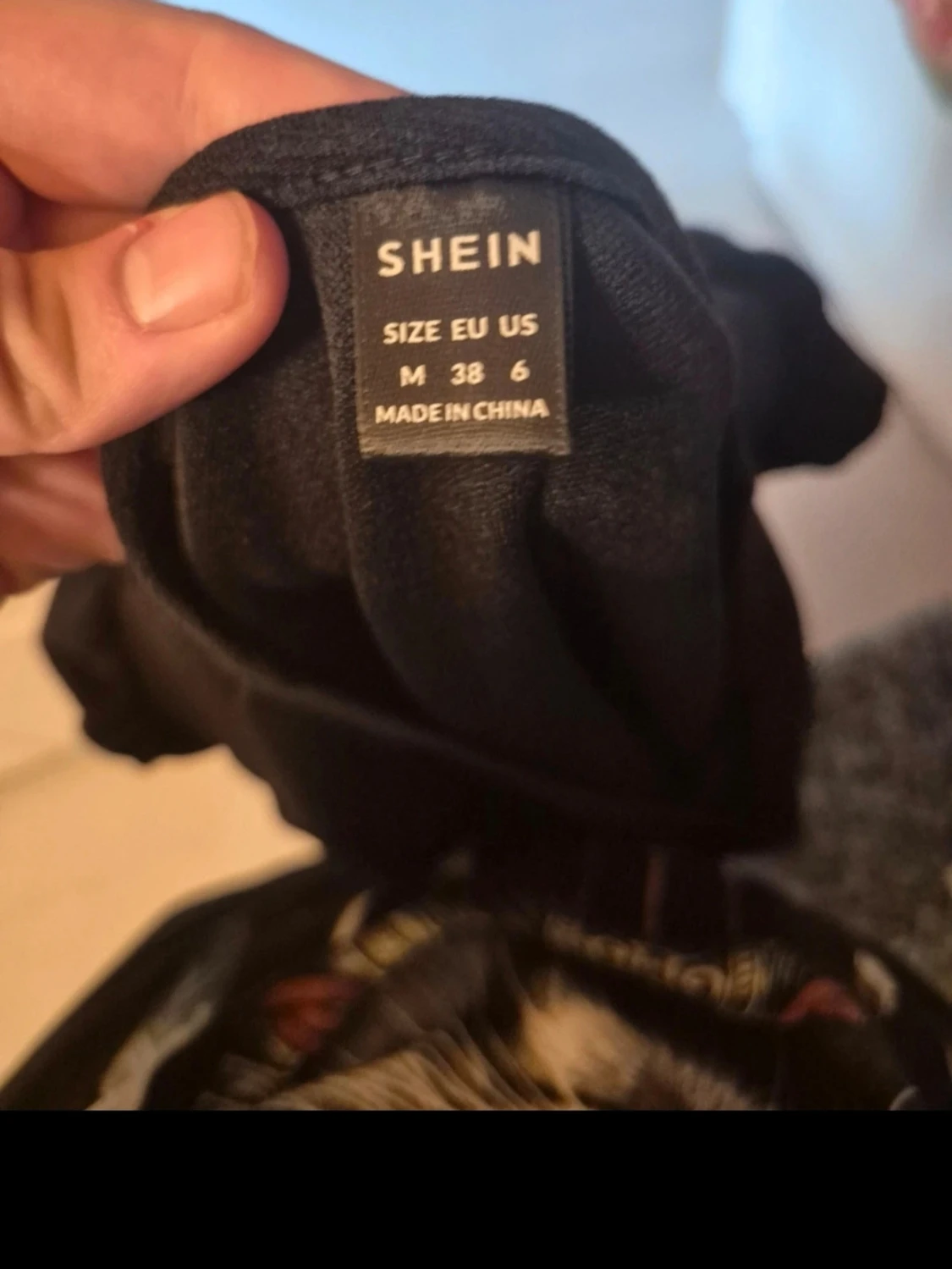 Svart topp med knytband - 2