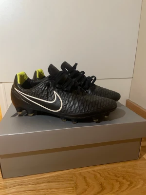 Nike Magista - Nike magista i storlek 41. FG dobbar.
