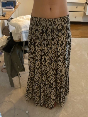 Mönstrad kjol - En kjol med mönster i nyskick 💓💓