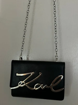 Karl Lagerfeld väska - Använd en gång.