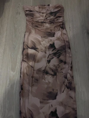 Klänning - Klänning från shein storlek 36
