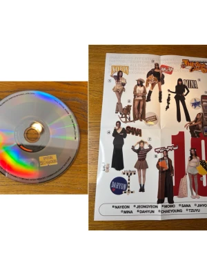 Twice Cd + poster  - Nya aldrig spelad från Twice- The Story Goes On Cast version 