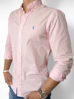 Ralph Lauren skjorta - Ralle skjorta till en lite schysstare grillkväll i storlek M slim fit🫡 skriv vid funderingar🥂.              30KR RABATT VID SMIDIG AFFÄR