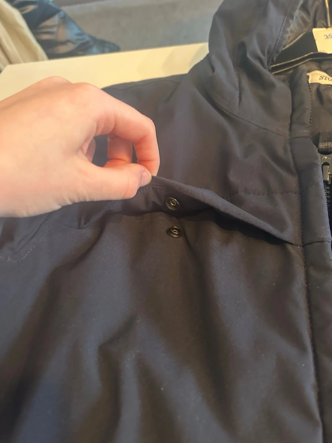 Svart vindjacka med huva från Wesc - 3