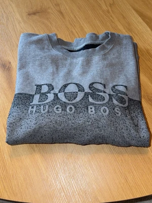 Hugo boss tröja Grå - Äkta grå hugo boss tröja XXL passar XL
