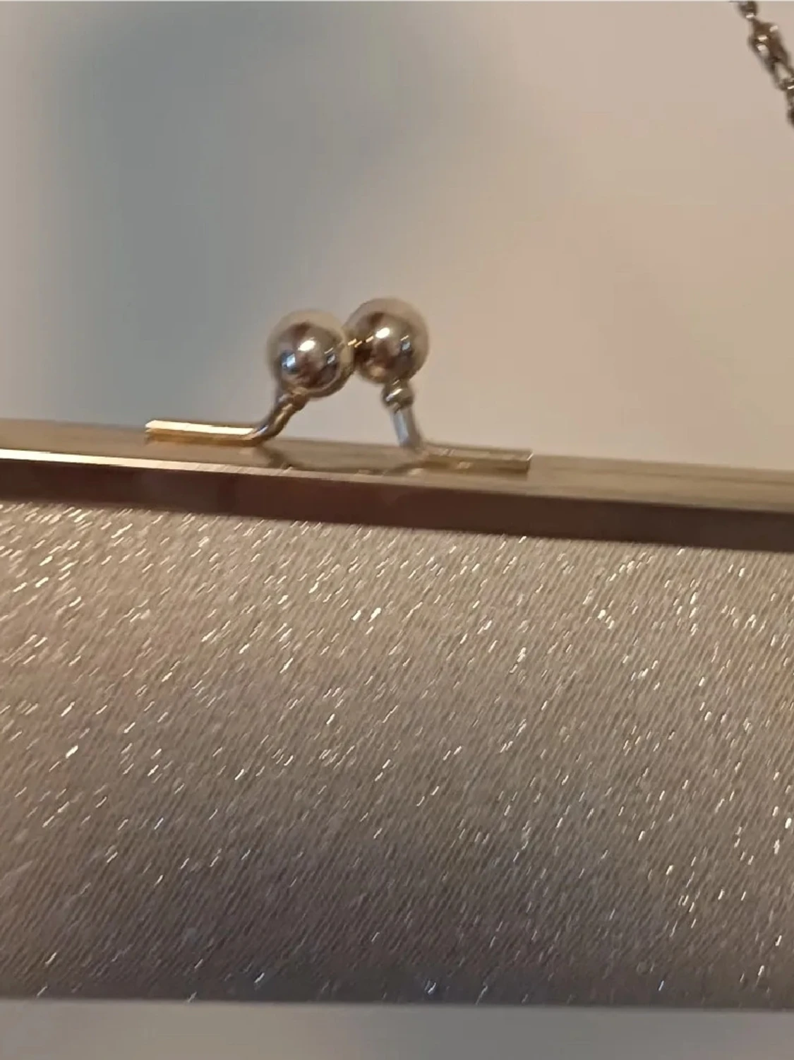 Glittrig silver kuvertväska - 1