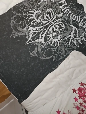 Fet affliction tröja - Äkta affliction tröja rare knappast använd!! 😛😛 I svart