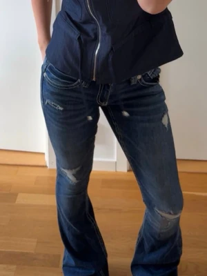 Gina jeans - Säljer dessa byxor från Gina tricot 14+. Storlek S. Knappt använda så väldigt fint skick