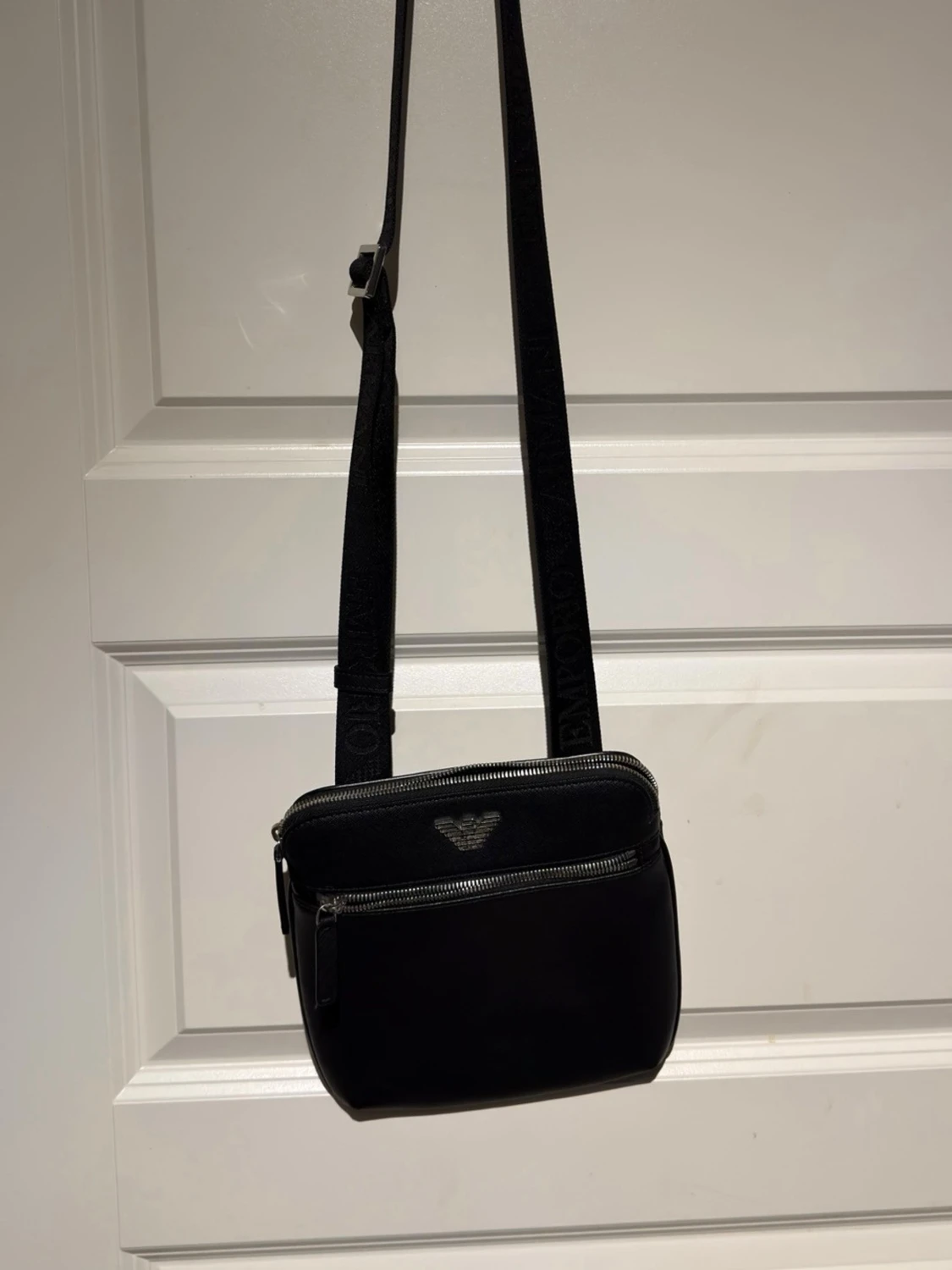 Svart axelväska från Emporio Armani - 2