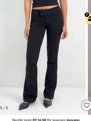 Soft flare pants nelly  - Helt nya oanvända, passade inte mig. Men sköna och fina! Kostymbyxor från nelly i xs