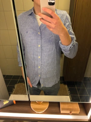 Morris Linneskjorta Herr - Morris skjorta i 100% linne, size M. Jag är 187cm och 75kg