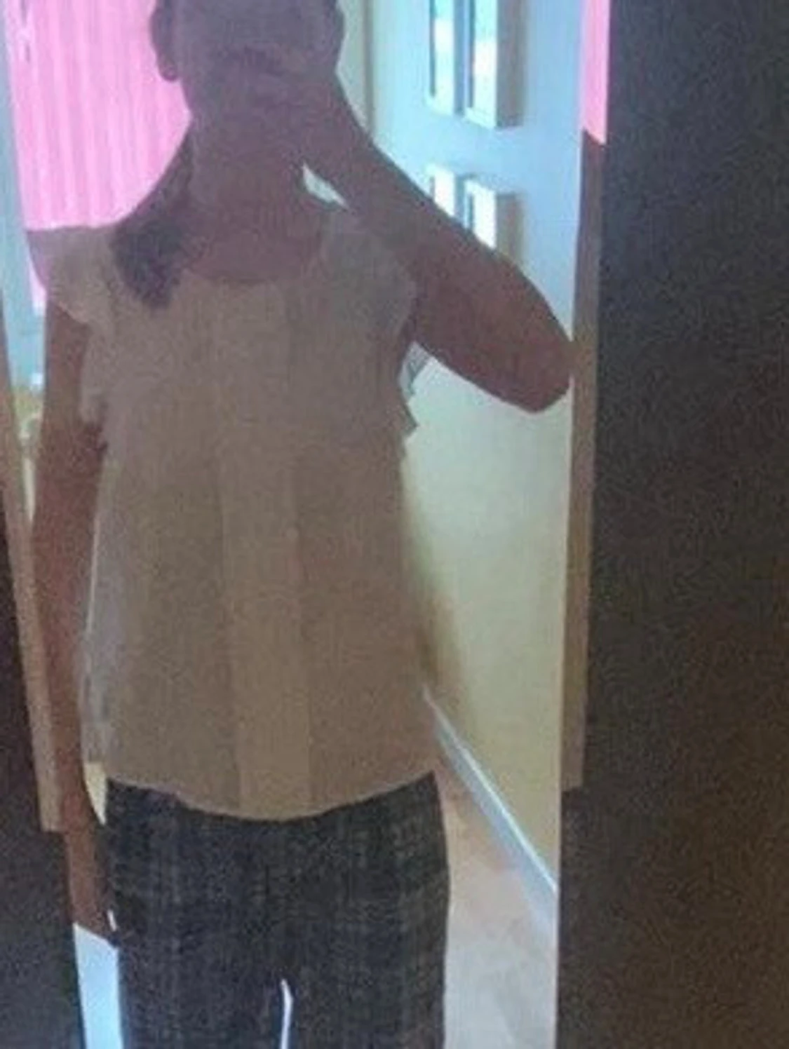 Vit blus med volangärm