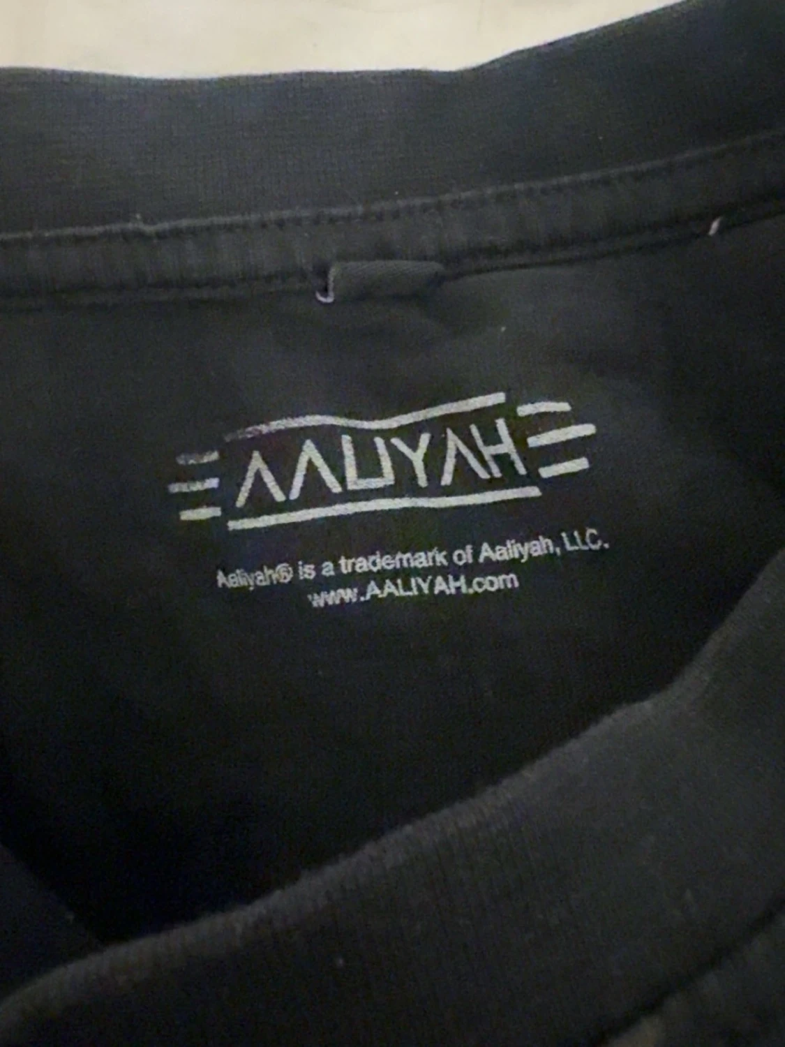 Svart Aaliyah t-shirt med tryck - 1