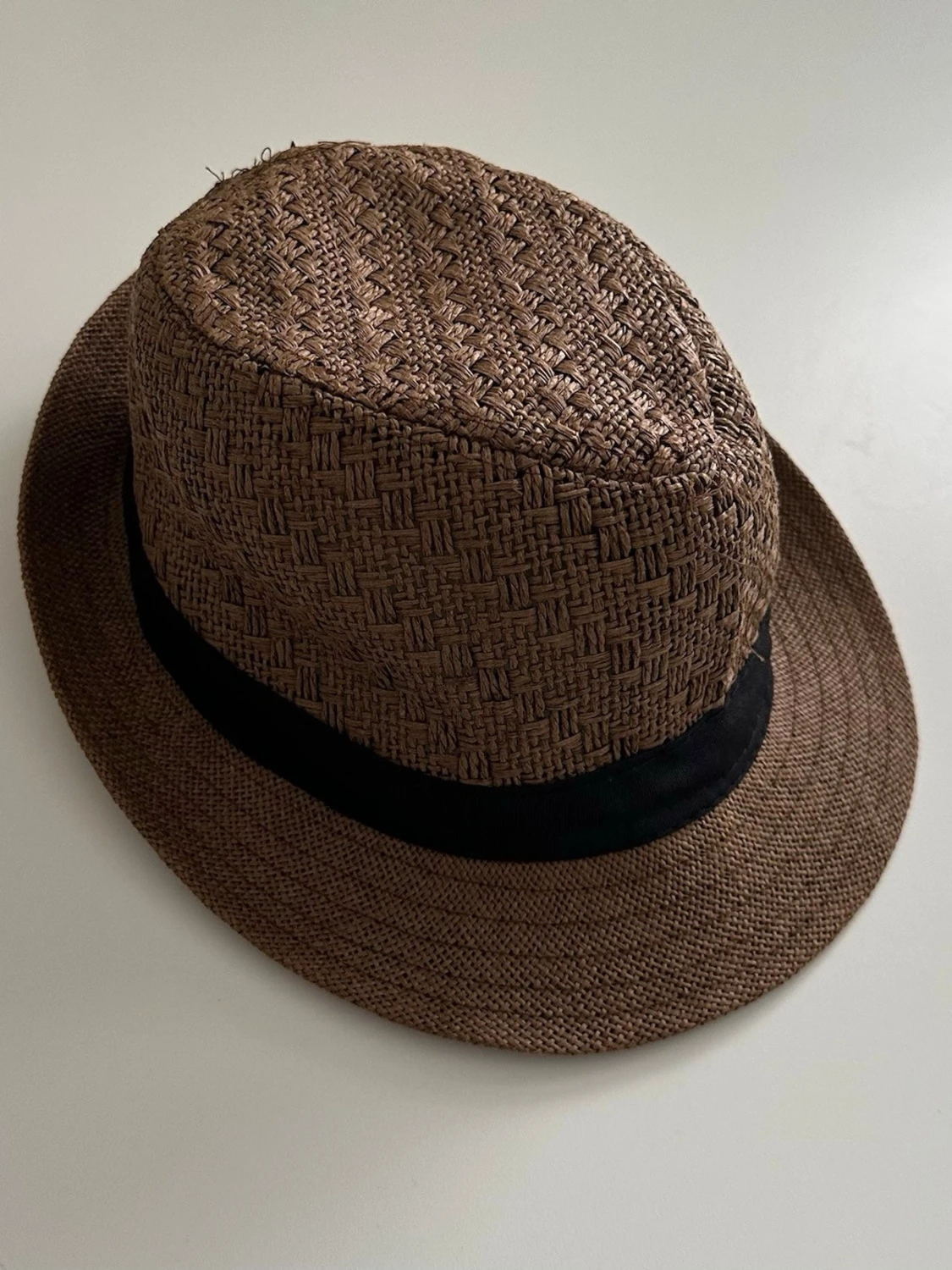 Brun stråhatt med svart band - 1