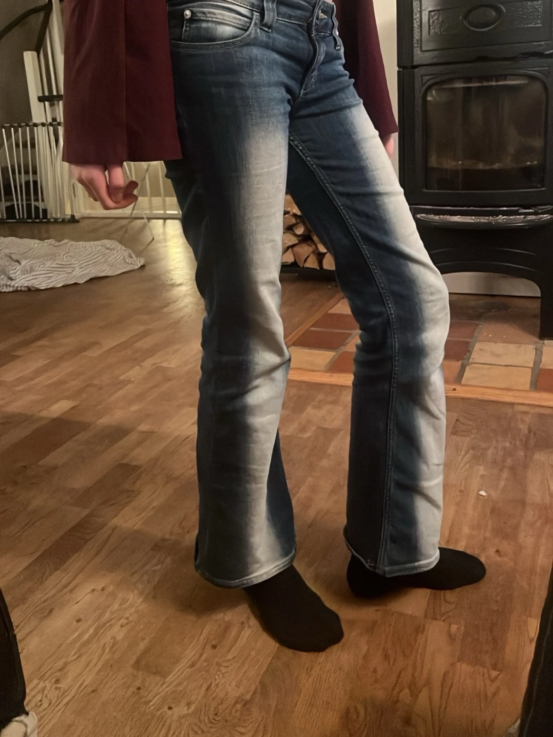 Blå bootcut jeans från Weekday - 1