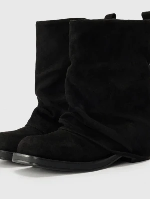 Boots - New and only once used. Bought from zalando and brans is Even and Odd