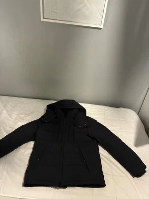 Svart jacka herr - Svart jacka storlek S, väldigt fint skick, använd några gånger.