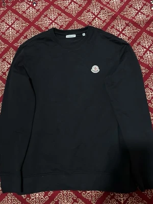 Moncler tröja  - Stilren och helt ny sitter fint! Intreserad->dm skickar samma dag🙌🏼