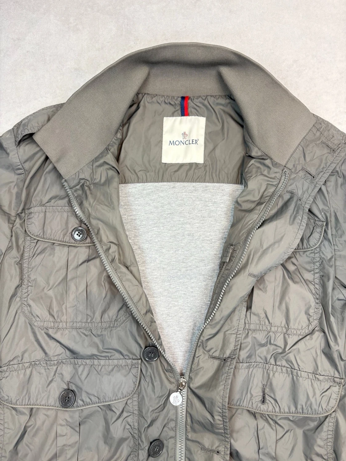 Grå vindjacka från Moncler - 1