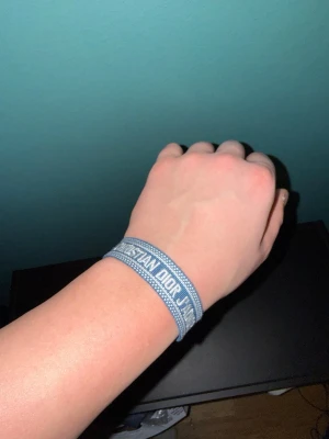 Dior Armband - Tja säljer mitt fina dior armban, no size, priset inte hugget i sten