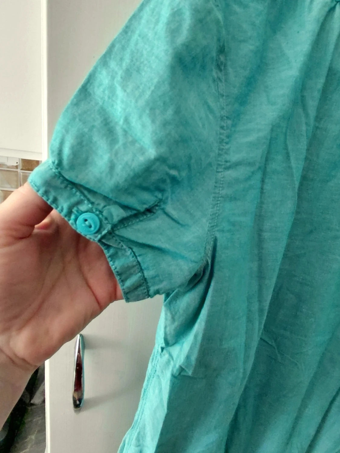 Turkos kortärmad blus med knyt - 3
