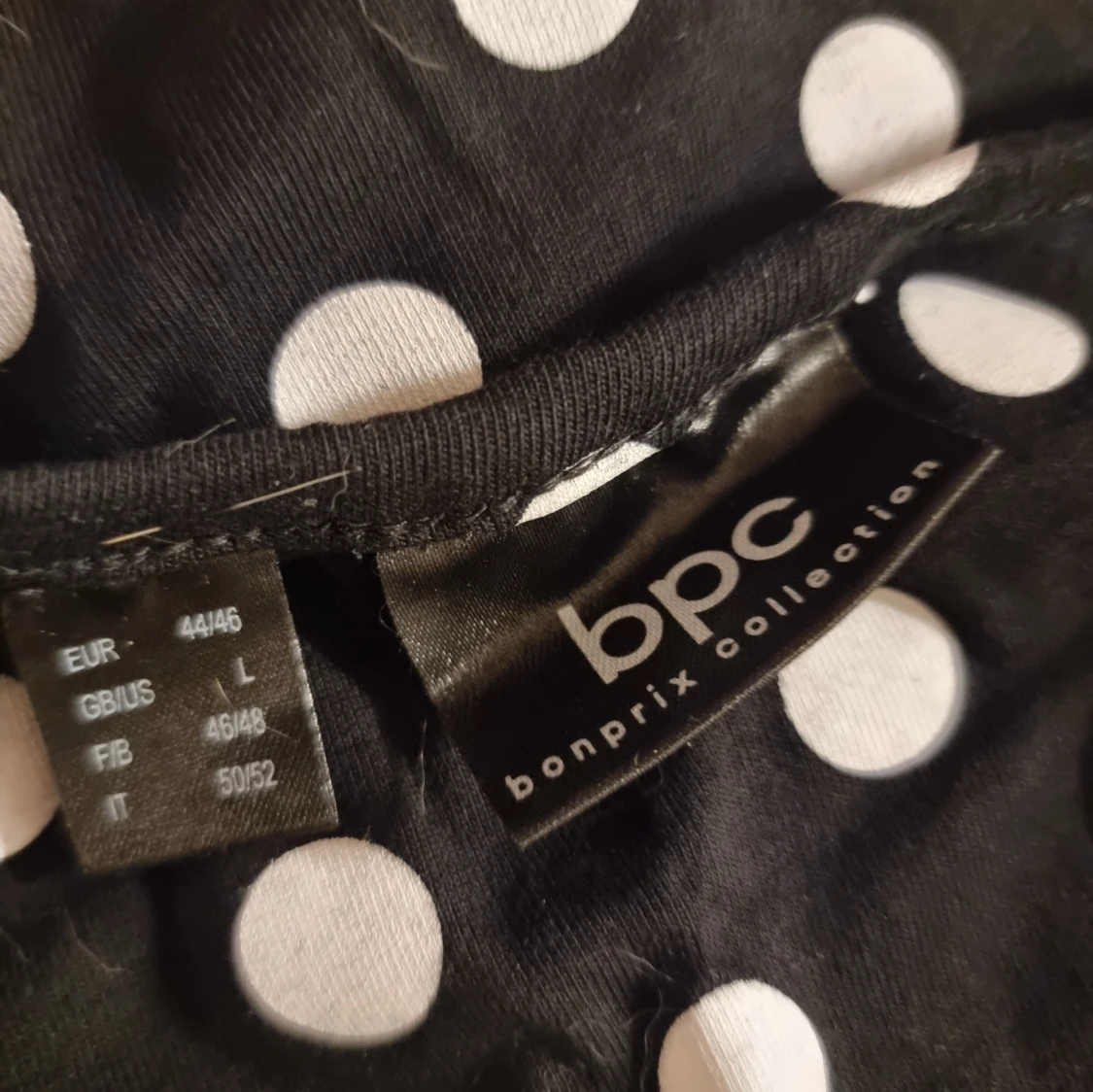 Svart prickig långärmad topp - 3