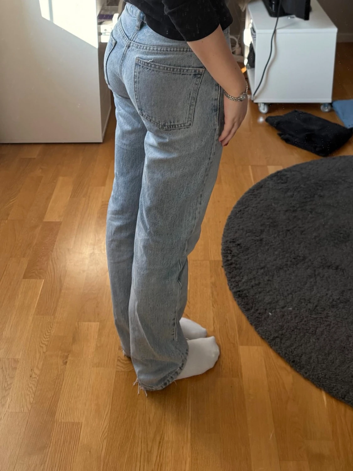 Ljusblå raka jeans - 2