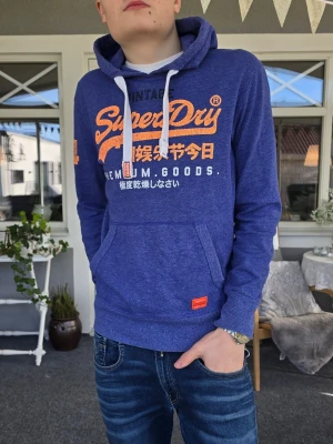 Superdry hoodie vintage  - Supersnygg vintage Superdry hoodie i storlek Medium. Bara att höra av sig om du har några frågor. 😃