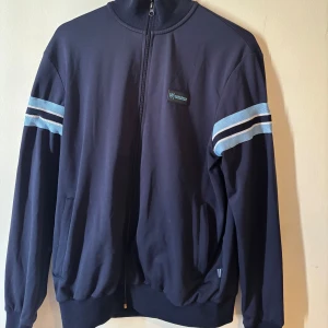 djurgården zip up - djurgården zip up från butik 
