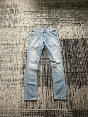 Dondup George Jeans  - |Dondup George Jeans| | Storlek: W30  | Skick: 9,5/10| Medföljer: inget| Frågor eller funderingar tveka inte på att höra av dig!