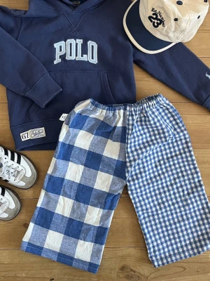 Vida barnbyxor  - Handsydda byxor för barn, passar 9-12m/80💘