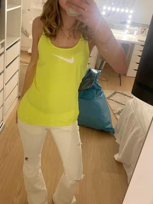 Gul Nike linne - Jätte fint träningslinne från Nike