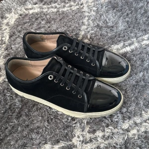 Lanvin Skor | 45 - Lanvin Dbb1 Sneakers | Bra skick! | Storlek 10 vilket passar ~45 | Endast skorna ingår | INGA BYTEN | 