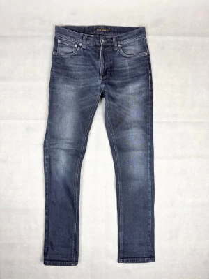 Nudie jeans med fades - Nudie jeans med fades | Size W28 L30 | Modell: Lean dean| Skick: 9/10 | Mått: Midja: 39 cm Längd: 100 cm | Hör gärna av dig vid frågor och funderingar!🤗