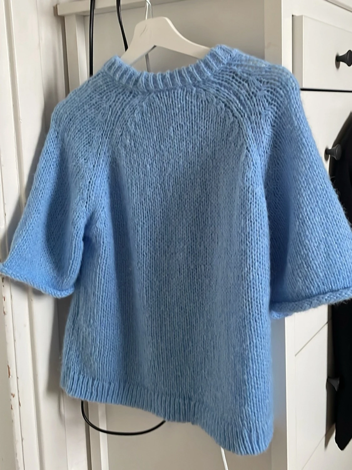 ljusblå stickad tröja - 1