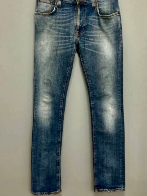 Nudie jeans thin finn  - Herr Nudie Jeans Thin Finn Organic Light Denimbyxor  Storlek 30/32  Längd 4+/6  Midja 39–40 cm x 2  Total längd 104 cm  Innersöm 16 cm x 2  