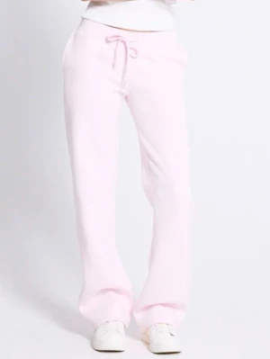 Ljusrosa mjukisbyxor med dragsko - Säljer ett par ljusrosa mjukisbyxor med raka ben och dragsko i midjan. Byxorna har sidofickor och är tillverkade i ett mjukt, bekvämt material som passar perfekt för chill dagar. Enkel och clean design som är lätt att matcha. Nya med prislapp