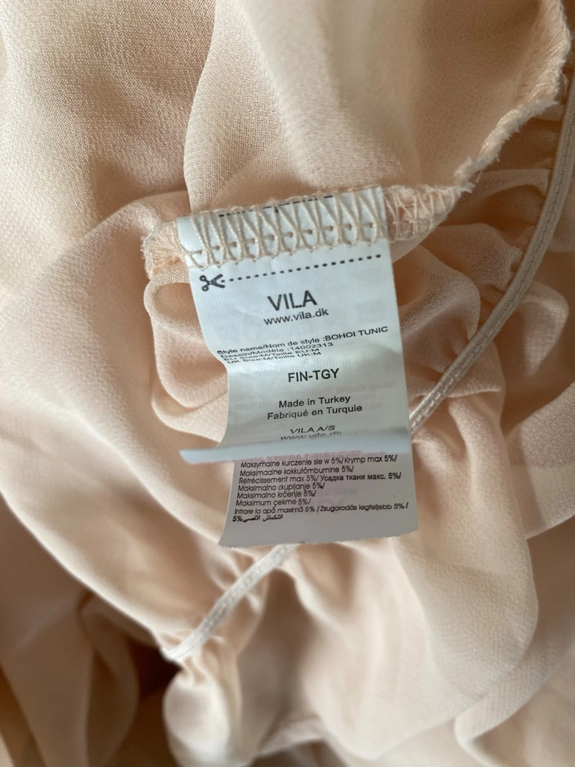 Ljusrosa blus med volangkant från VILA - 4