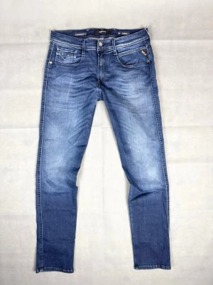 Replay jeans - Replay jeans | Size W33 L32 | Modell: Anbass | Skick: 8,5/10 | Mått: Midja: 42 cm Längd: 103 cm | Hör gärna av dig vid frågor och funderingar!🤗