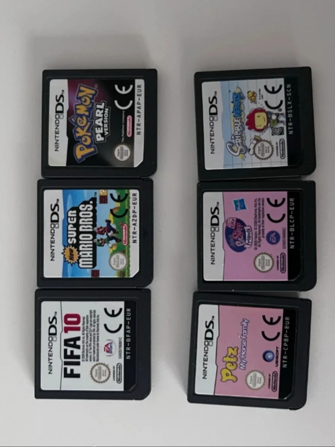 Nintendo DSi svart med spel och laddare - 1