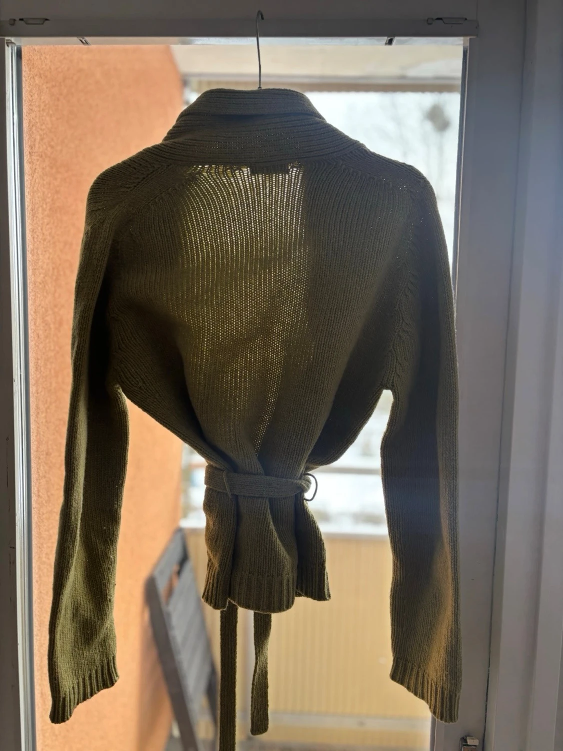 Olivgrön omlottkofta (Bergs) med knytband (m) - 2