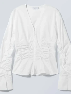 Figursydd skjorta  - Otroligt snygg skjorta som passar till allt, säljer då jag råkar har en två stycken!