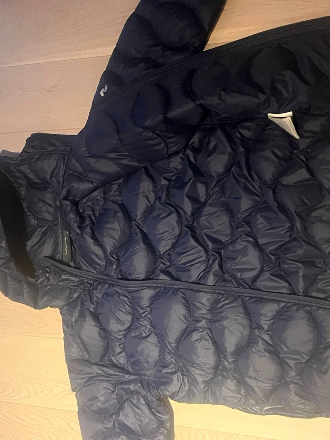 Svart dunjacka från Peak Performance - 4