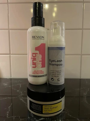 Skönhetskit med hårvård, fransschampo & ögonpatch - Säljer ett kit med Revlon Uniq One hårbehandling (lotus flower), Wendy Lashes Foam Cleanser/EyeLash Shampoo för fransar och COSRX Advanced Snail Hydrogel Eye Patch. Perfekt för dig som vill ta hand om hår, fransar och ögonparti. Alla produkter i smidiga förpackningar.