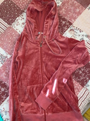 Rosa kofta - En rosa mjukis kofta 