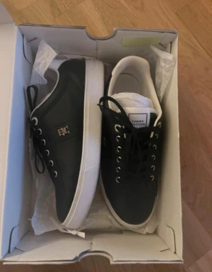 Skor - Använd 3 gånger ser ut som nya