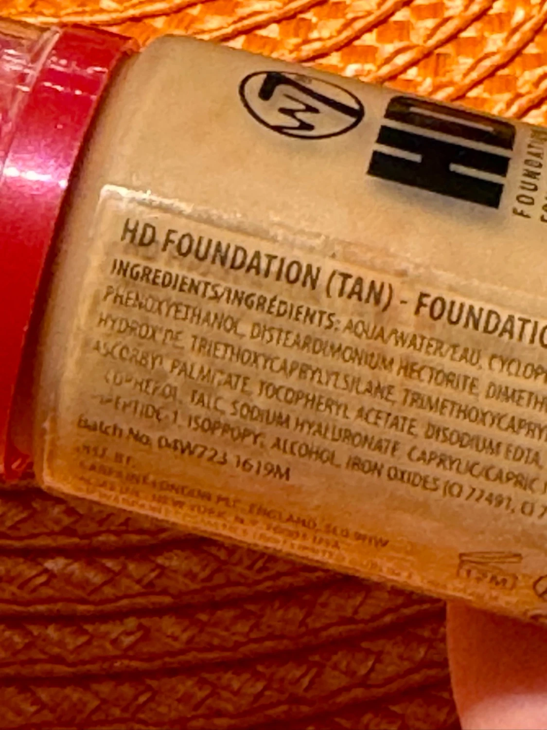 W7 HD Foundation Tan 30ml - 1
