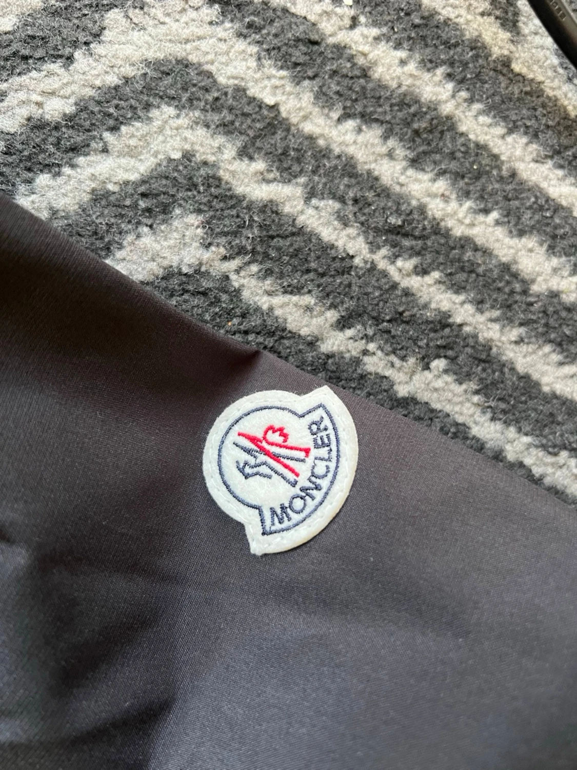 Svart Moncler vindjacka med huva - 4