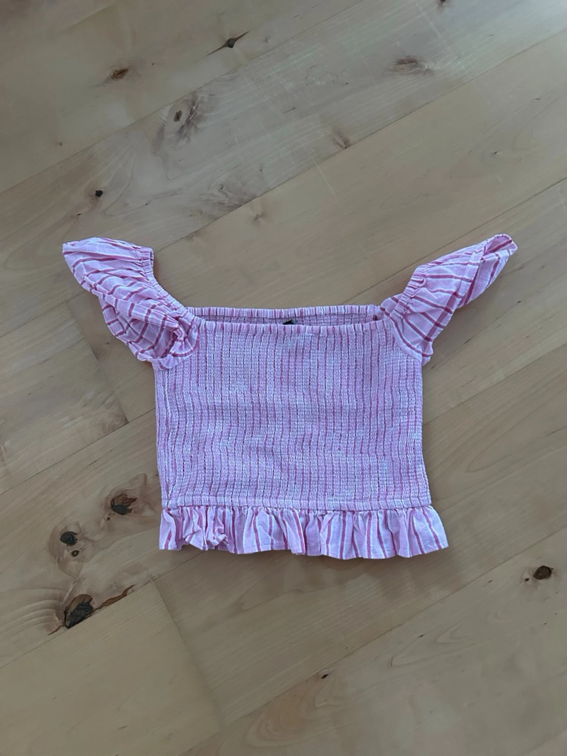Offshoulder volang topp. - 1