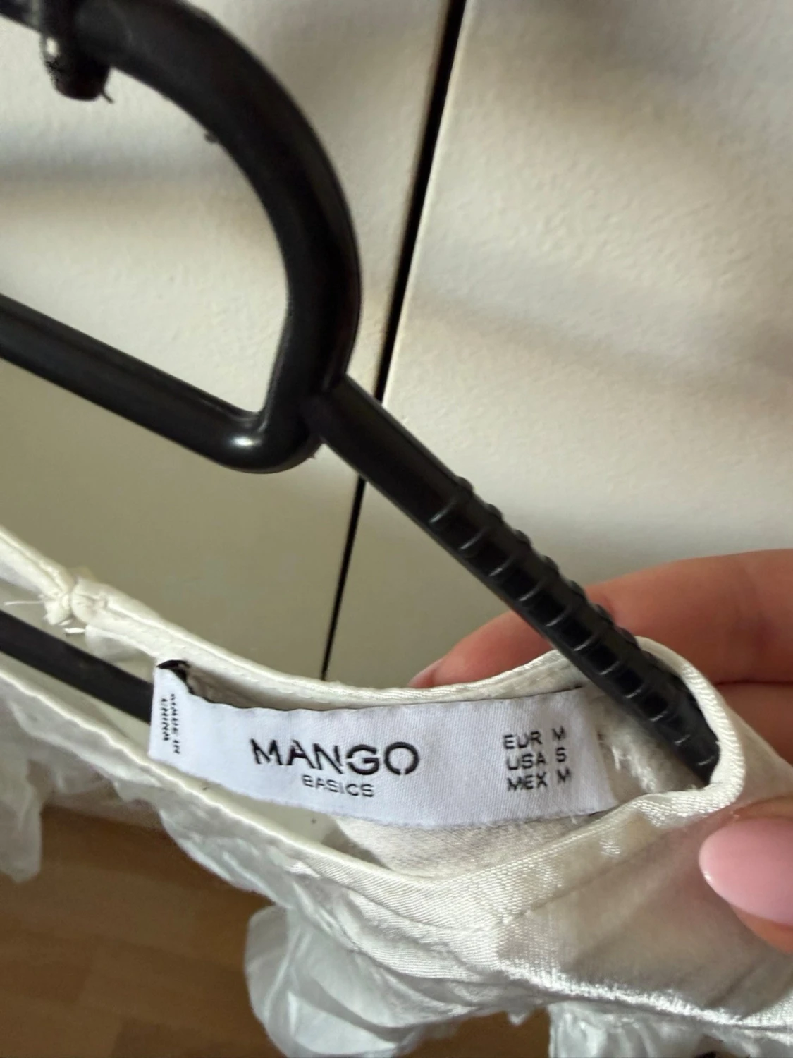 Vit volangblus från Mango - 2